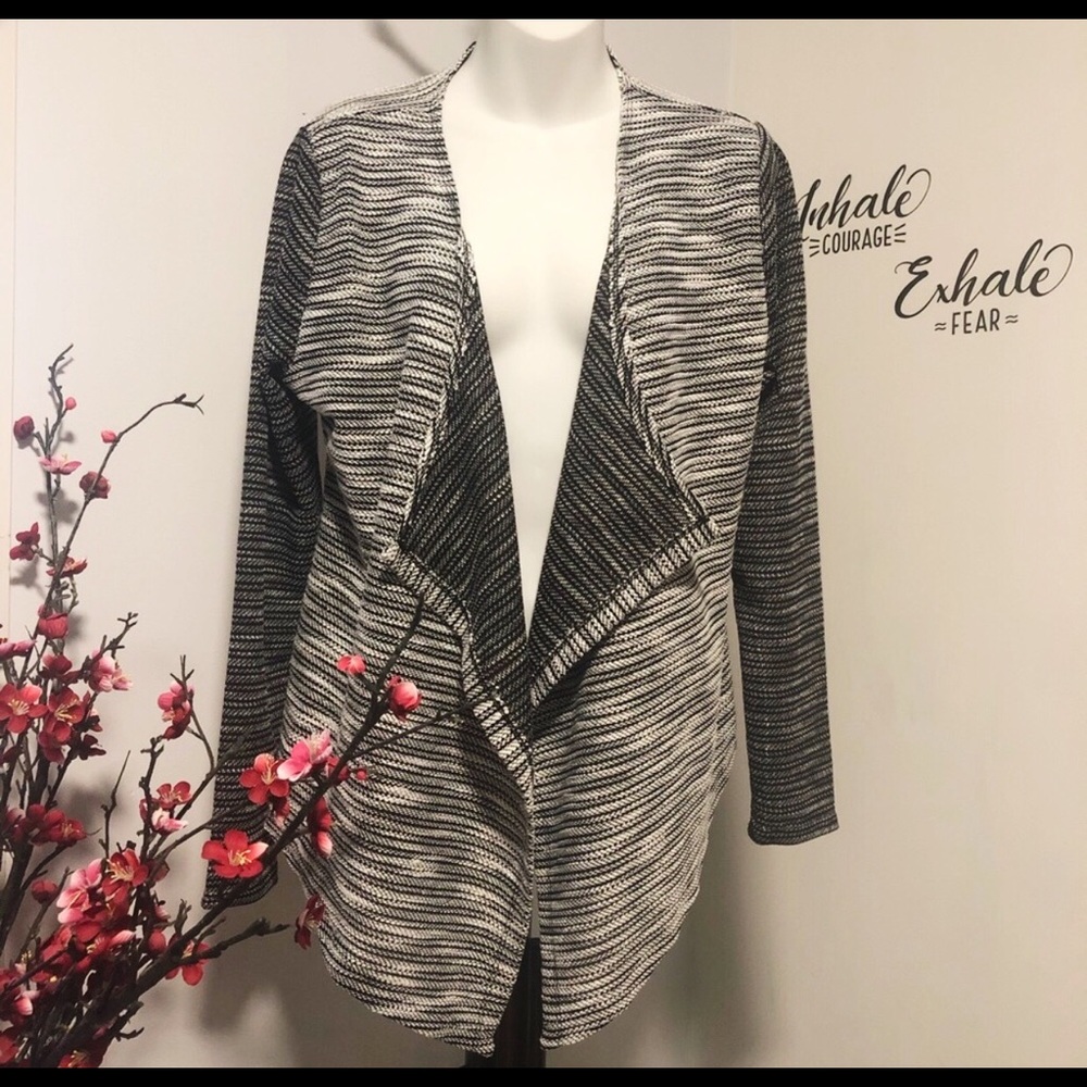 Karen Brooks Black & White Strip Shrug Front Open - Picture 1 of 7